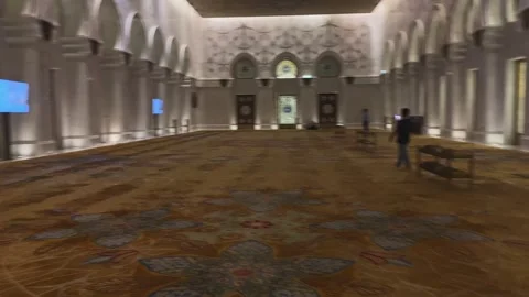 Point of View tour of Main prayer hall at Sheikh Zayed Grand Mosque Stock Footage 339832806