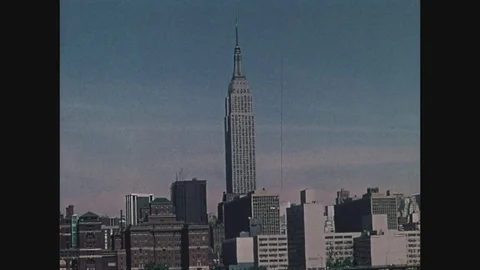 Point of view, wide shot passing the Empire State Building on the Circle Line, Stock Footage 82547357