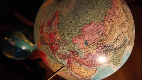 Pointer highlighting border area between two Middle Eastern territories 스톡 동영상 328483525