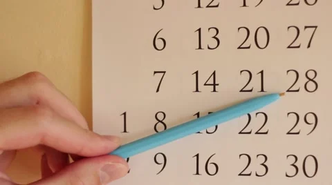 Pointing days in the wall calender 動画素材 68991471