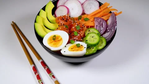 Poke Bowl Vídeo Stock 332943035