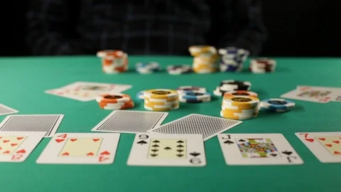 Poker card rain on table Vídeo Stock 89552440