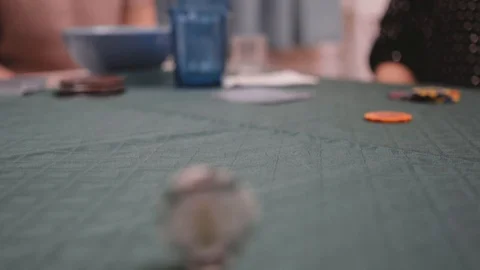 Poker chip spins fast on the table Vídeos de archivo 124164536