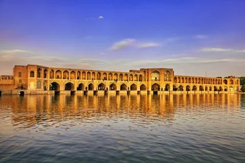 Pol-e Khaju Bridge on River Zayandeh at sunset, Isfahan, Iran. 写真素材