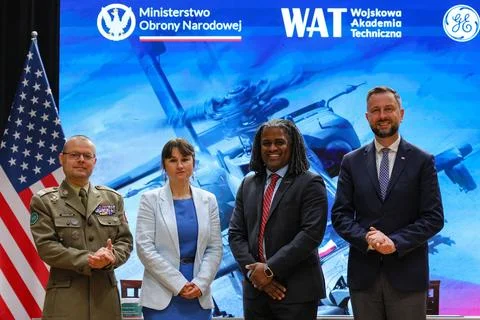 Poland signs Apache program offset implementation agreements, Warsaw - 30 Sep 20 Stock-Fotos