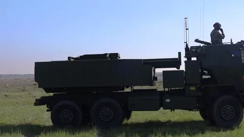 Poland: V Corps Hosts Fourth Installment of The European HIMARS Initiative Vídeo Stock 276491752