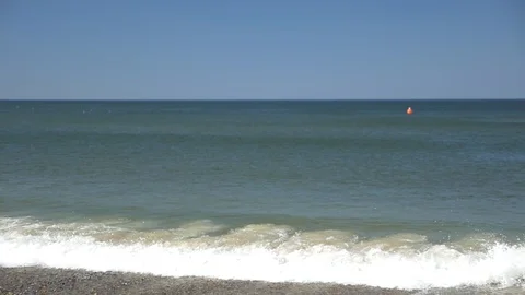 Polarizing filter at the beach filming the ocean and sky Video stock 89790436