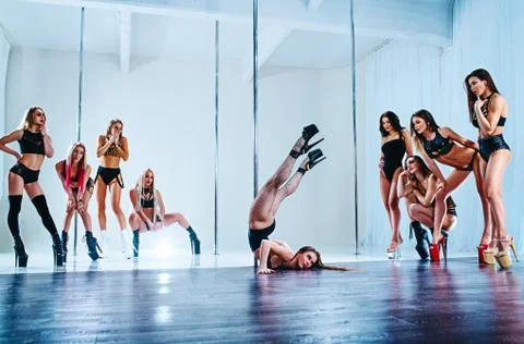 Pole dance performance Fotos de archivo