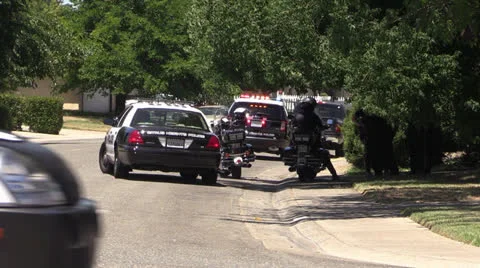 Police Action, man hunt Video stock 25769701
