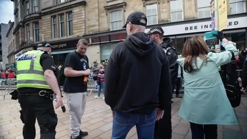 Police and Protesters at Unity Rally in Glasgow, Scotland Stock-Footage 333075414