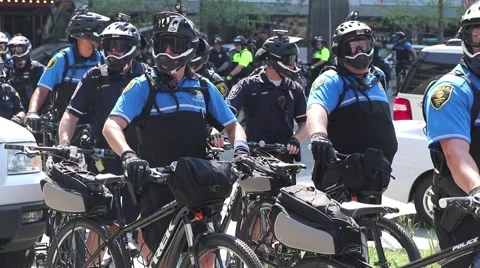 Police on Bicycles at RNC Vídeos de archivo 65201201