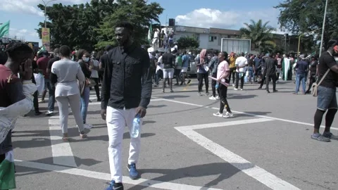 Police brutality,dissolution of sars in Nigeria Видео 141517973