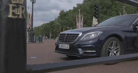 Police Car on the Mall Video stock 92442003