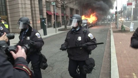Police Push Back Crowd During Inaugural Protests Stock Footage 71801393