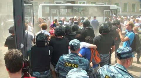 Police at the rally Video stock 30768900