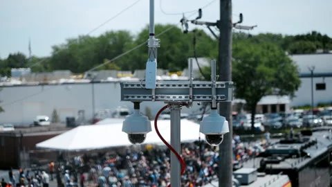Police surveillance camera system mounted on a utility pole for public safety Video stock 338318998