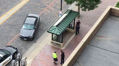Police Taking a Man's Statement  Видео 78518383