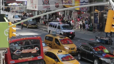 Police in Times Square 動画素材 106538364
