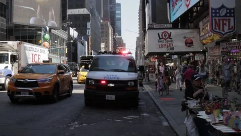 Police Van in Times Square 動画素材 106538381