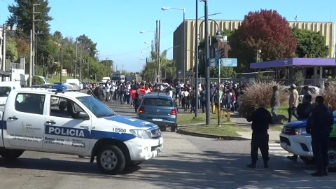 Police watch workers' demonstration 스톡 동영상 130307929