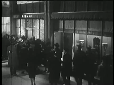 Policemen rushing through crowd and into building Stock-Footage 25195553