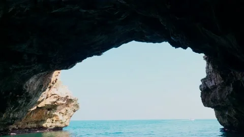 Polignano a Mare cave Video stock 229391652