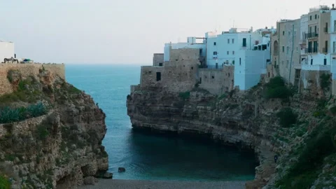 Polignano a Mare emty main beach Video stock 229391507