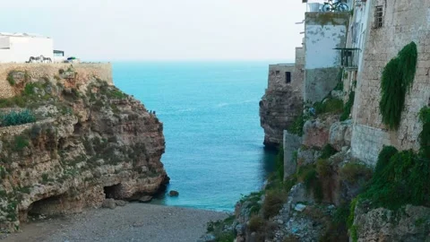 Polignano a Mare emty main beach Video stock 229391706