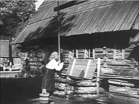 Polish peasants practice their catholic religion devoutly. Vidéo 83225145