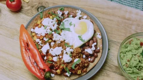 Polished cooking view of Mexican flag beside the finished breakfast Stock Footage 342153017