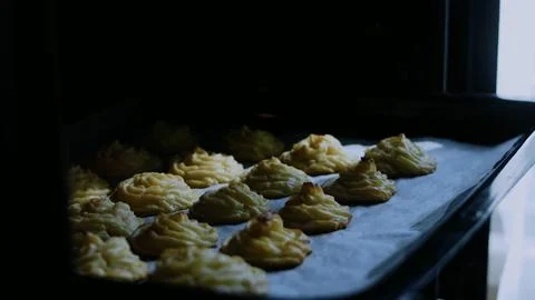 Polished fresh assembly: baking duchess potatoes until golden Stock Photos