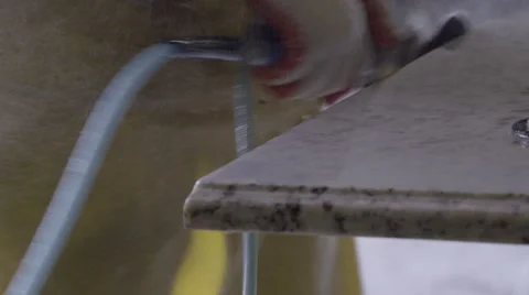 Polishing Outer Edges of Countertop 動画素材 67090562