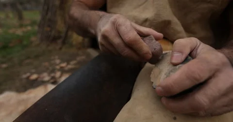 Polishing the stone 库存影片 61266009