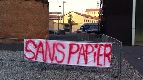 Political Demonstration Protest of foreignes immigrant in Milan, Italy 動画素材 92853376