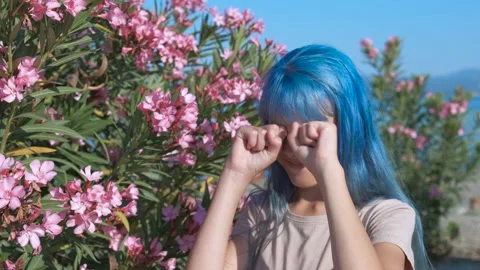 Pollen in the eyes. Stock Footage 231927325