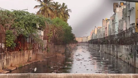 Polluted water from city 库存影片 153769363