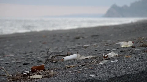 Pollution on Italian beaches Video stock 97773205
