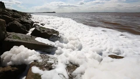 Pollution in the River Humber in Hull, UK. Stock Footage 235738233