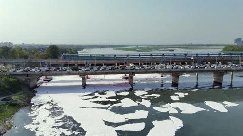 Pollution in Yamuna River, nd heavy traffic jam at Kalandi Kunj, Delhi, India Video stock 331031678