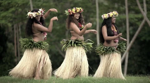 Polynesian girls in traditional grass Stock Video Pond5 - Main Image
