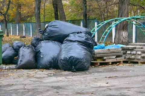 Polypropylene filled bags with various garbage Фото
