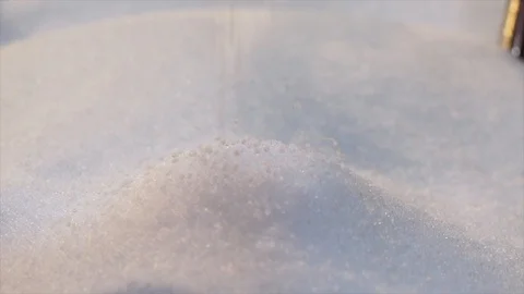 Polypropylene granules fall in slow motion. Polypropylene granular raw materials Vidéo 116674297