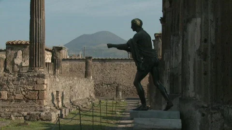 Pompei, temple of Apollo, statue Stock-Footage 790737