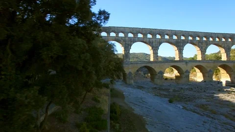 + POND5 Video stock 94649220