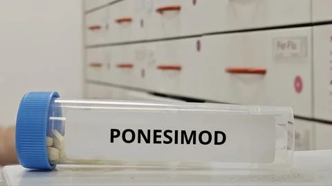 PONESIMOD tablets for treat relapsing multiple sclerosis a sphingosine 1 스톡 사진