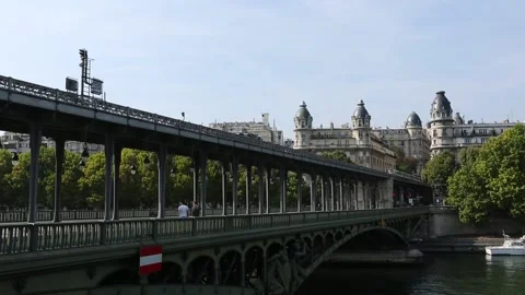 Pont de Bir-Hakeim Stock Footage 203276453