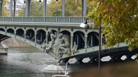 Pont de Bir-Hakeim Medium Shot Stock Footage 56706543