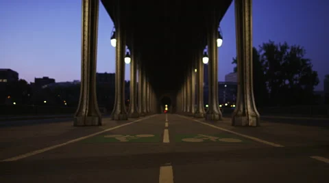 Pont de Bir-Hakeim, Pont de Passy Bridge, Paris, France 4K Stock Video Footage Vidéo 45342074