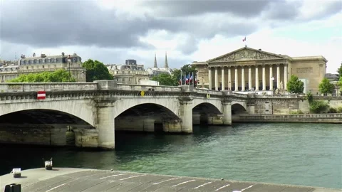 Pont de la Concorde, across the Seine in Paris. Video stock 145245065