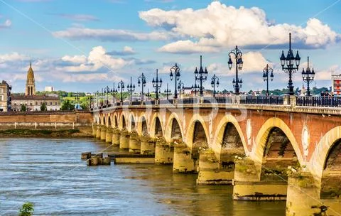 Pont de pierre in Bordeaux - Aquitaine, France Stock Photos